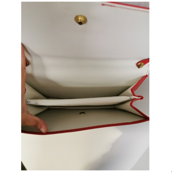 *Vintage* Canadian Made Cabrelli Clutch - Picture 3 of 7